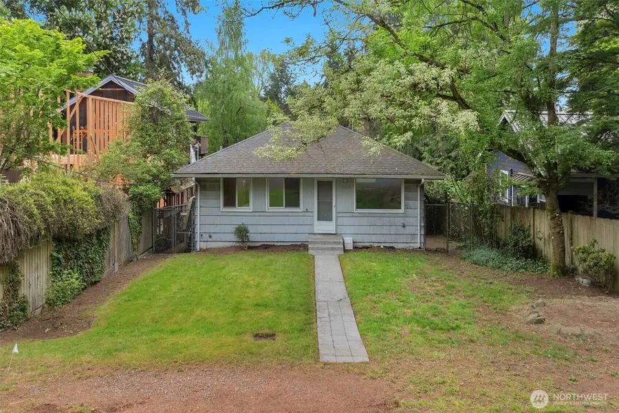 11524 32nd Avenue Ne, Seattle, WA 98125 - #3