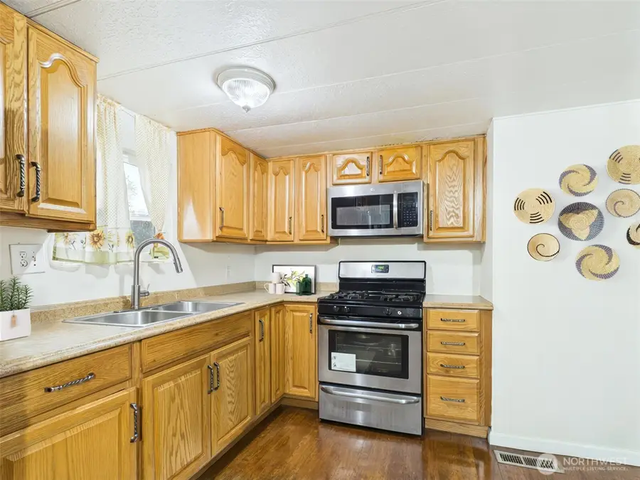 827 West Valley Highway #27, Kent, WA 98032 - #3