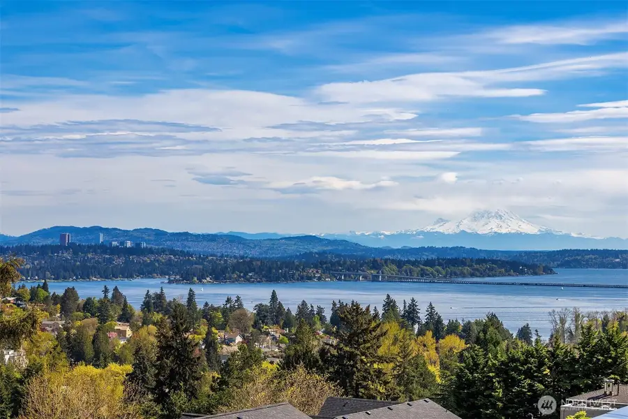 6542 50th Avenue Ne, Seattle, WA 98115 - #2