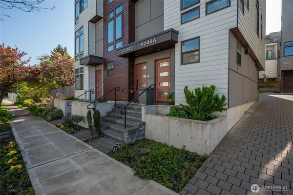 5044 Sand Point Place Ne, Seattle, WA 98105