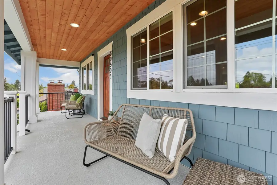 8050 29th Avenue Nw, Seattle, WA 98117 - #2