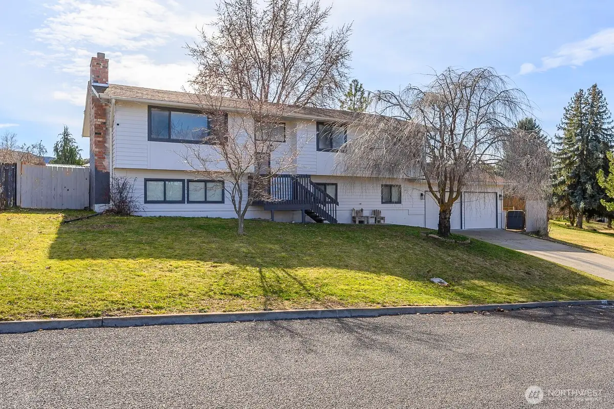 32 Diamond Street, Electric City, WA 99123 - #1
