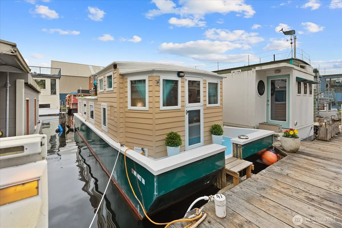 2143 N Northlake Way #47, Seattle, WA 98103 - #1