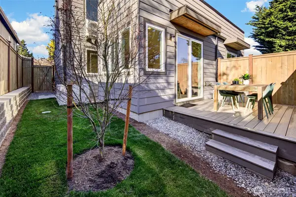 2851 NW 70th Street #B, Seattle, WA 98117