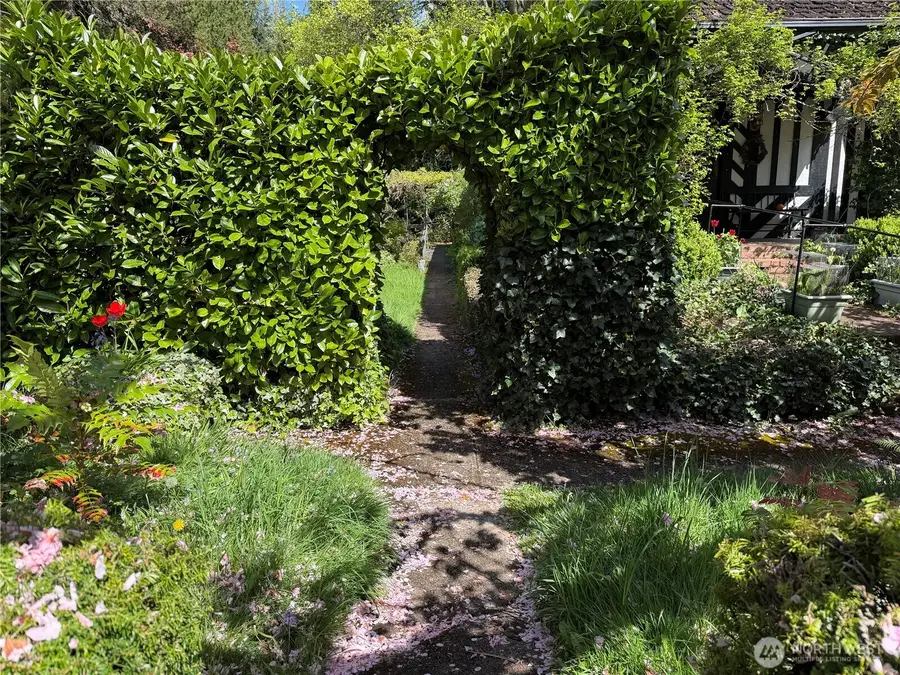 702 11th Avenue Se, Olympia, WA 98501 - #3