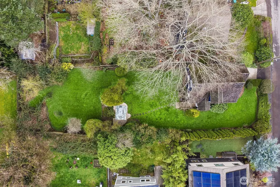 9213 25th Avenue Ne, Seattle, WA 98115 - #2