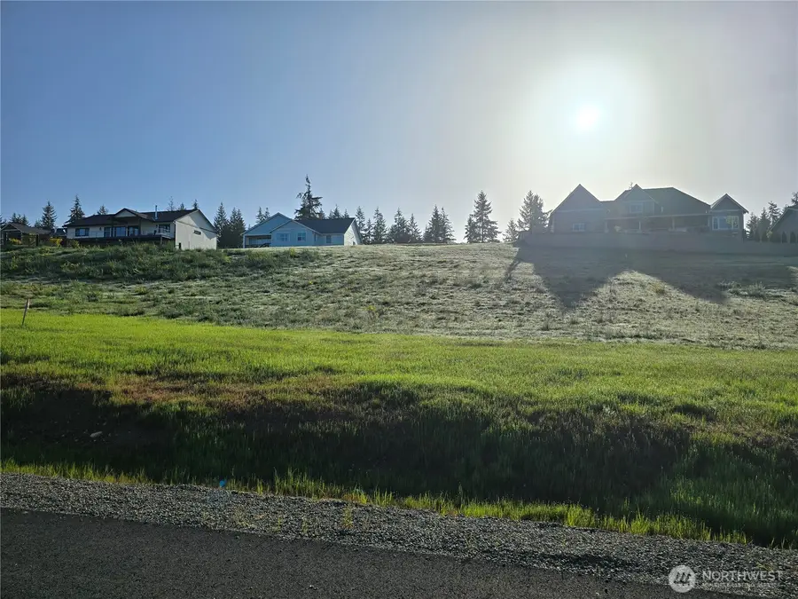 90 E Virgil Drive W #6, Allyn, WA 98524 - #2
