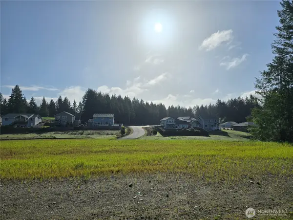 150 E Donbob Lane #19, Allyn, WA 98524