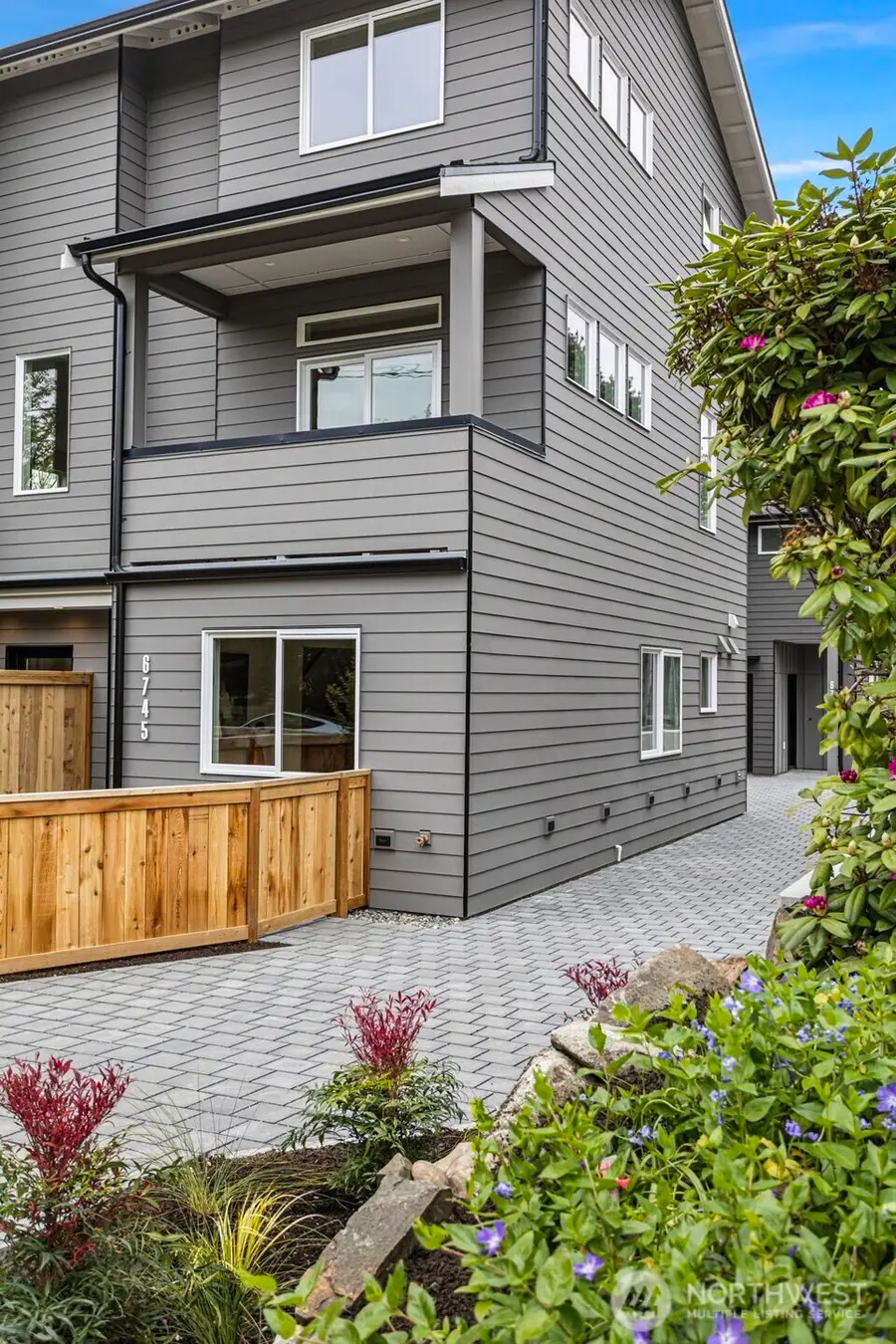 6745 Earl Avenue Nw, Seattle, WA 98117 - #3