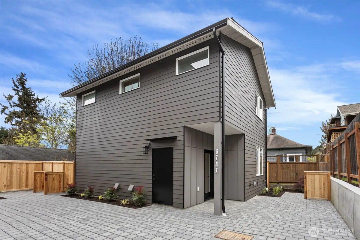 6747 Earl Avenue Nw, Seattle, WA 98117 - #1