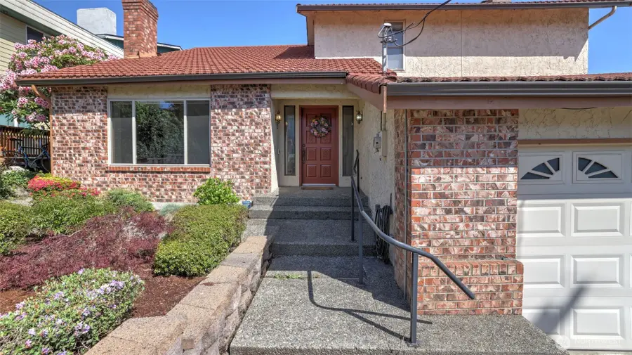 8208 S 124th Street, Seattle, WA 98178 - #3