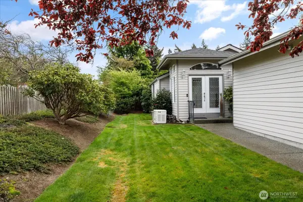 2475 SW Talon Loop, Oak Harbor, WA 98277