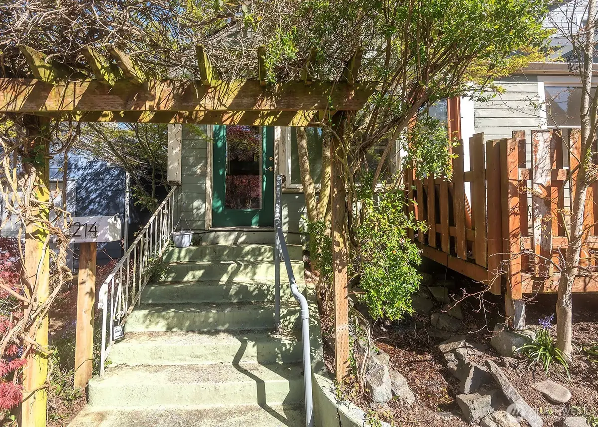 2214 N 60th Street, Seattle, WA 98103 - #1