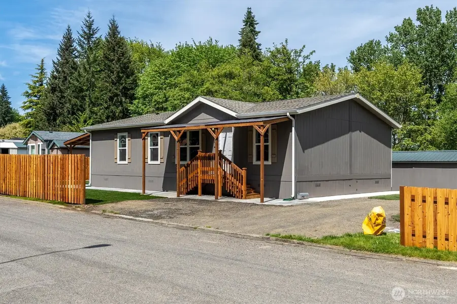 101 Sir Lancelot Drive, Castle Rock, WA 98611 - #2