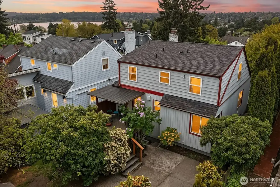 8218 Latona Avenue Ne, Seattle, WA 98115 - #2