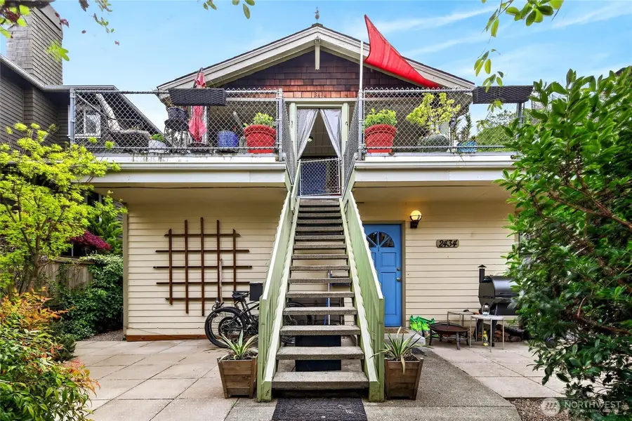 2434 55th Avenue Sw, Seattle, WA 98116 - #2