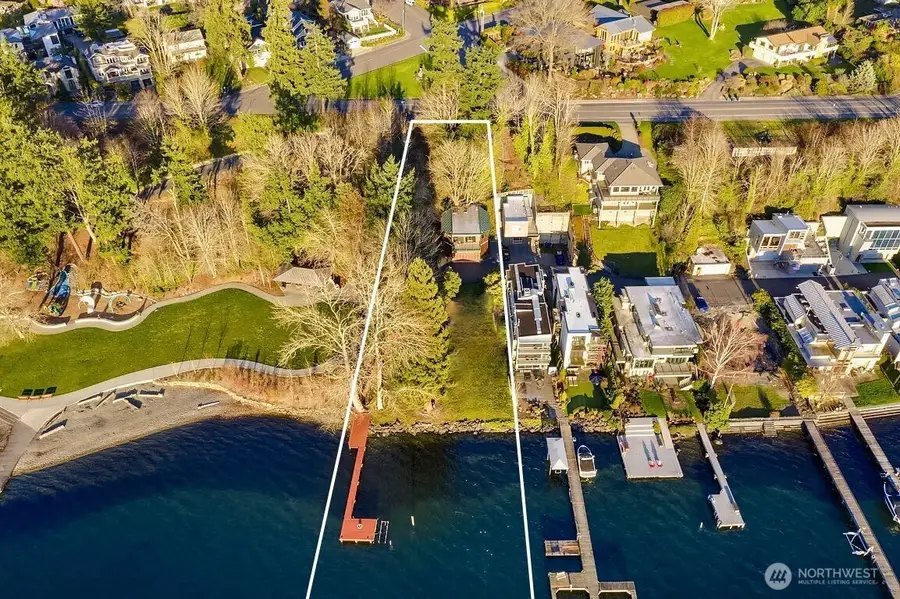 557 5th Avenue W, Kirkland, WA 98033 - #2