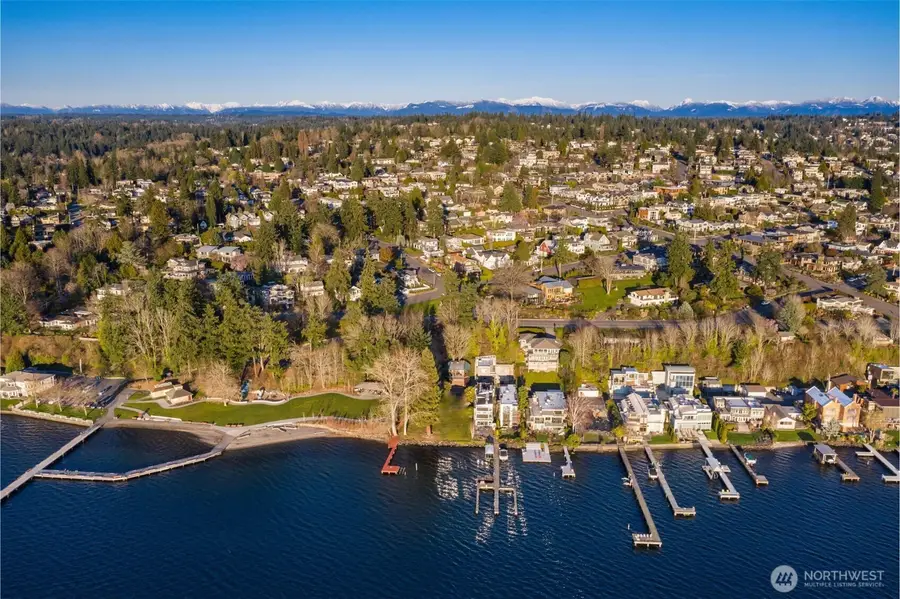 557 5th Avenue W, Kirkland, WA 98033 - #3