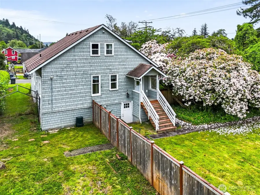 1102 Tecumseh Street, Aberdeen, WA 98520 - #2