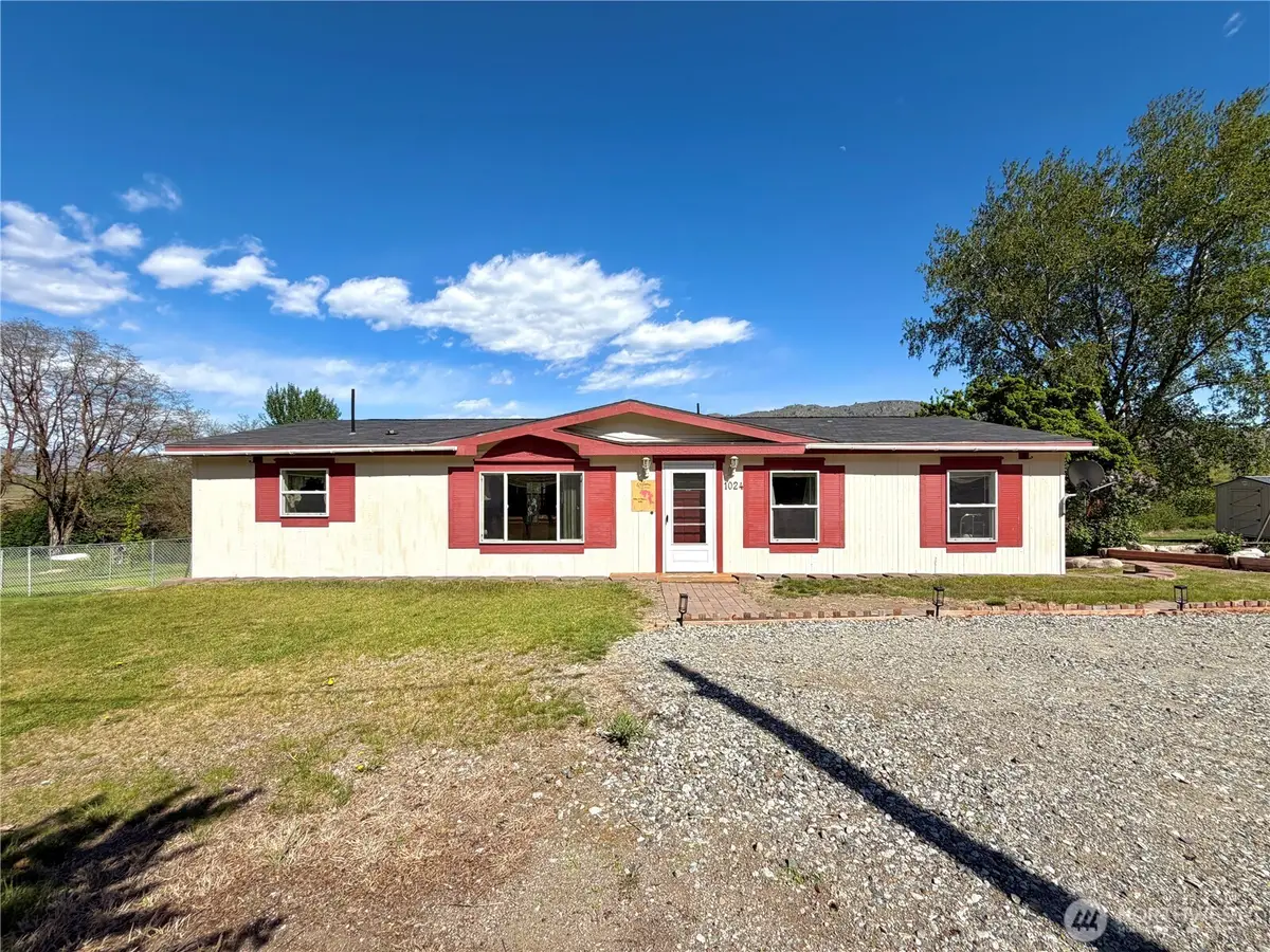 1024 Old Hwy 97, Brewster, WA 98812 - #1