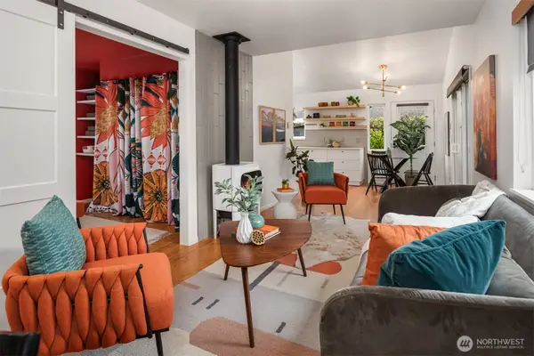 8729 12th Avenue Nw, Seattle, WA 98117