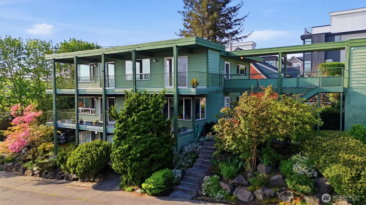 1318 W Barrett Street, Seattle, WA 98119 - #1