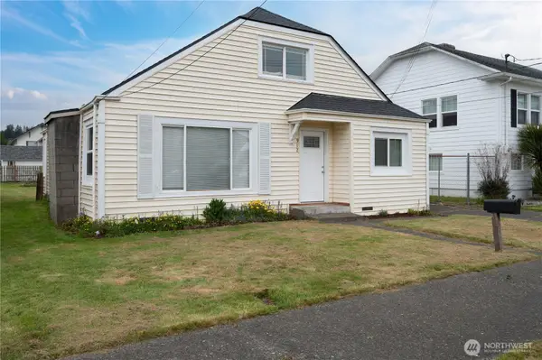 912 1st Street, Hoquiam, WA 98550