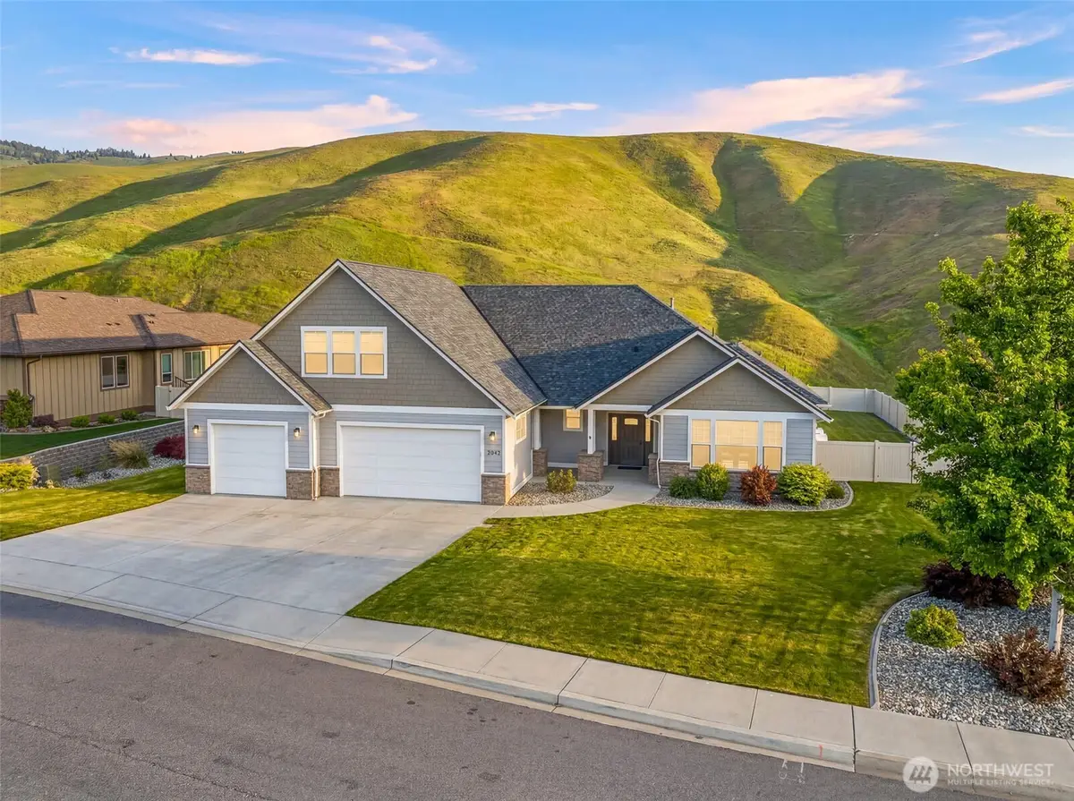 2042 Maiden Lane, Wenatchee, WA 98801 - #1