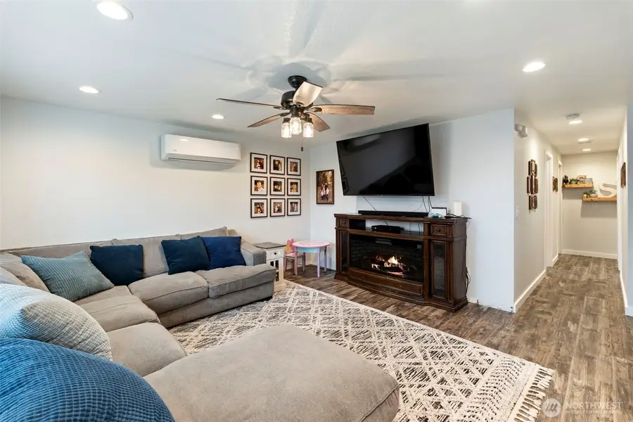 616 N 12th Street, Elma, WA 98541 - #3