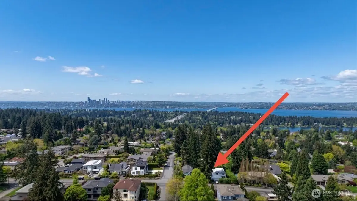 2915 98th Avenue Ne, Clyde Hill, WA 98004 - #1