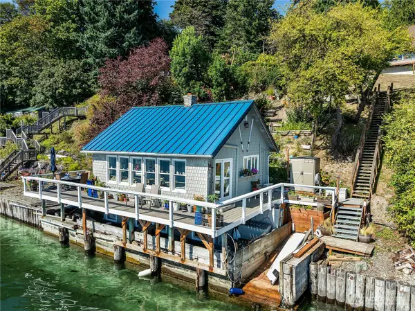 13037 Bachelor Road, Vashon, WA 98070