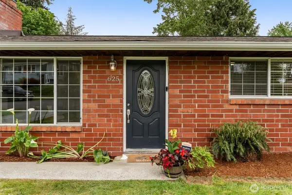 625 SW 127th Street, Seattle, WA 98146
