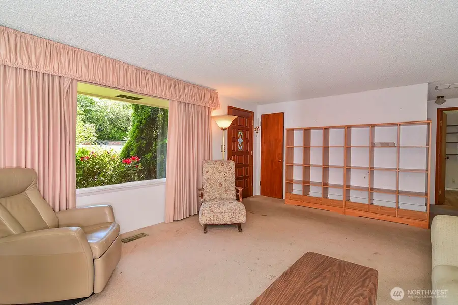 13709 39th Avenue Ne, Seattle, WA 98125 - #3