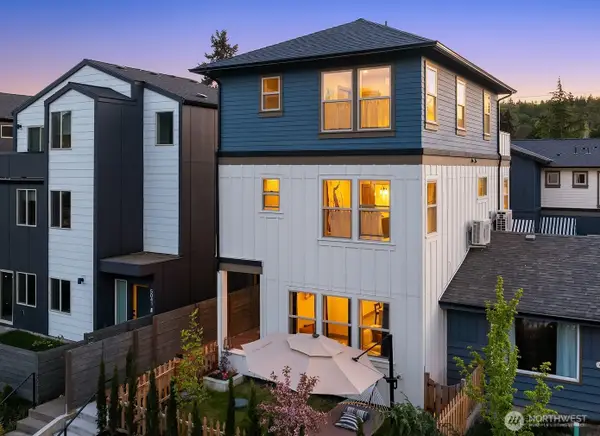 5037 25th Avenue Sw, Seattle, WA 98106