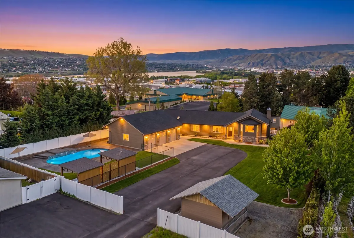 209 W Peters Street, Wenatchee, WA 98801 - #1