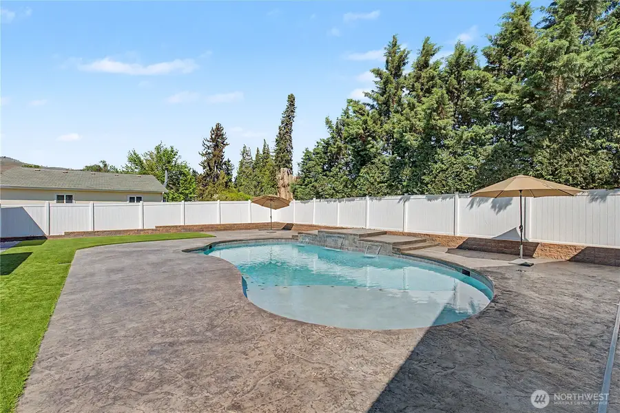 209 W Peters Street, Wenatchee, WA 98801 - #3