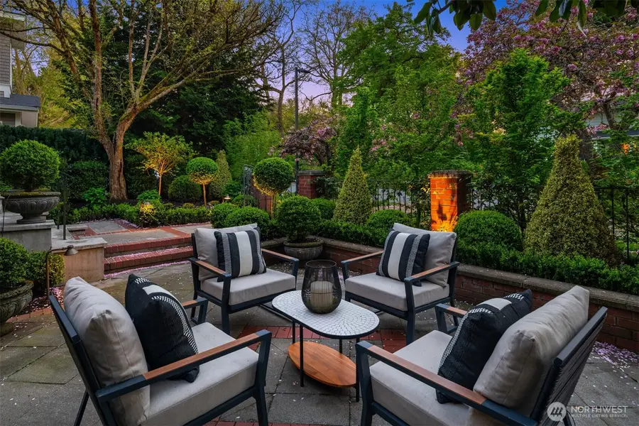 1206 37th Avenue E, Seattle, WA 98112 - #3