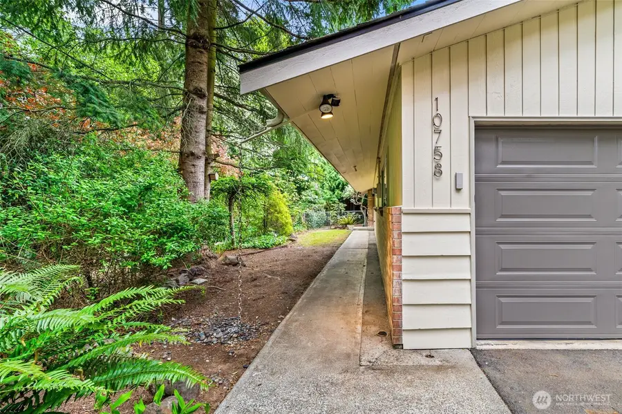 10758 Ashworth Avenue N, Seattle, WA 98133 - #2