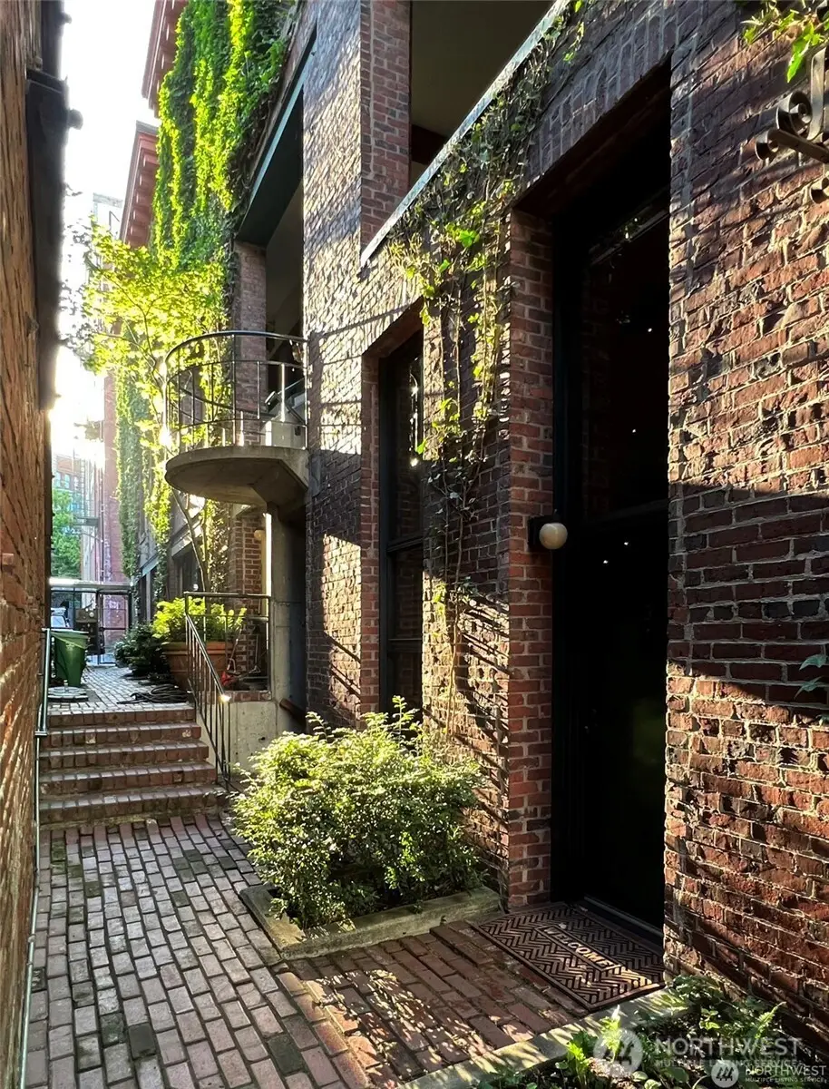 611 Post Avenue #7, Seattle, WA 98104 - #1