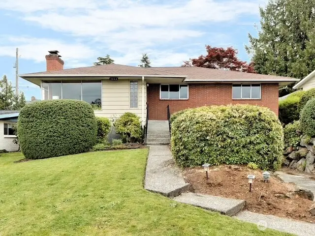 7051 S Lakeridge Drive, Seattle, WA 98178 - #1