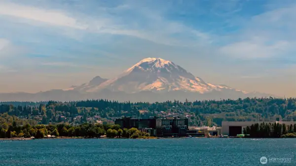 8246 E Mercer Way, Mercer Island, WA 98040