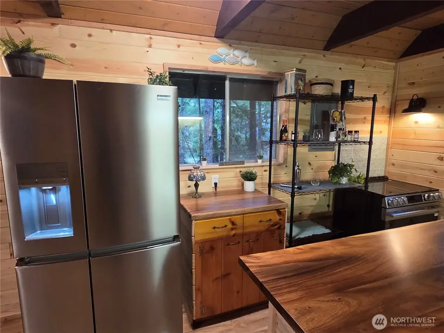 41 N Mt Rose Avenue, Hoodsport, WA 98548 - #2