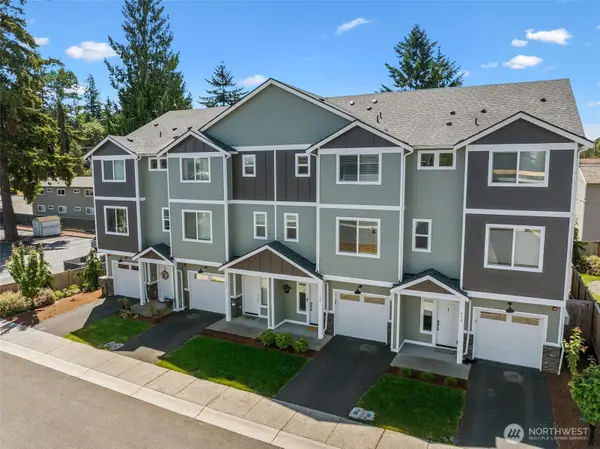 115 SW 181st Place #C11, Normandy Park, WA 98166