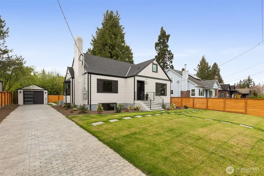 8711 28th Avenue Nw, Seattle, WA 98117 - #2