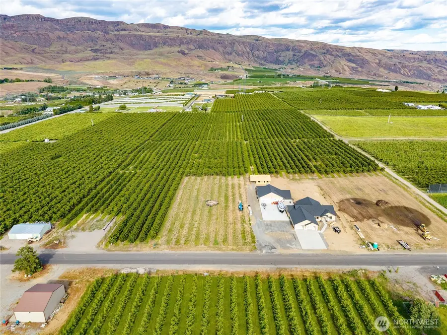513 S Webb Avenue S, East Wenatchee, WA 98802 - #2