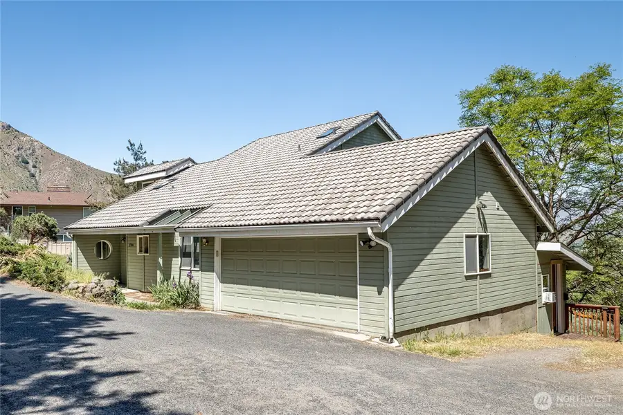 1704 Skyline Drive, Wenatchee, WA 98801 - #2