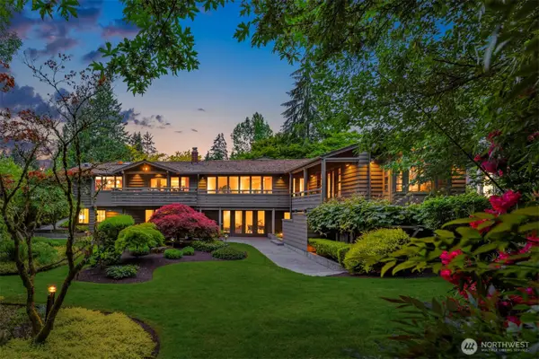 2420 82nd Avenue Ne, Medina, WA 98039