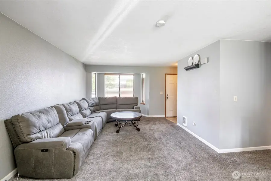5814 37th Street Se, Auburn, WA 98092 - #3
