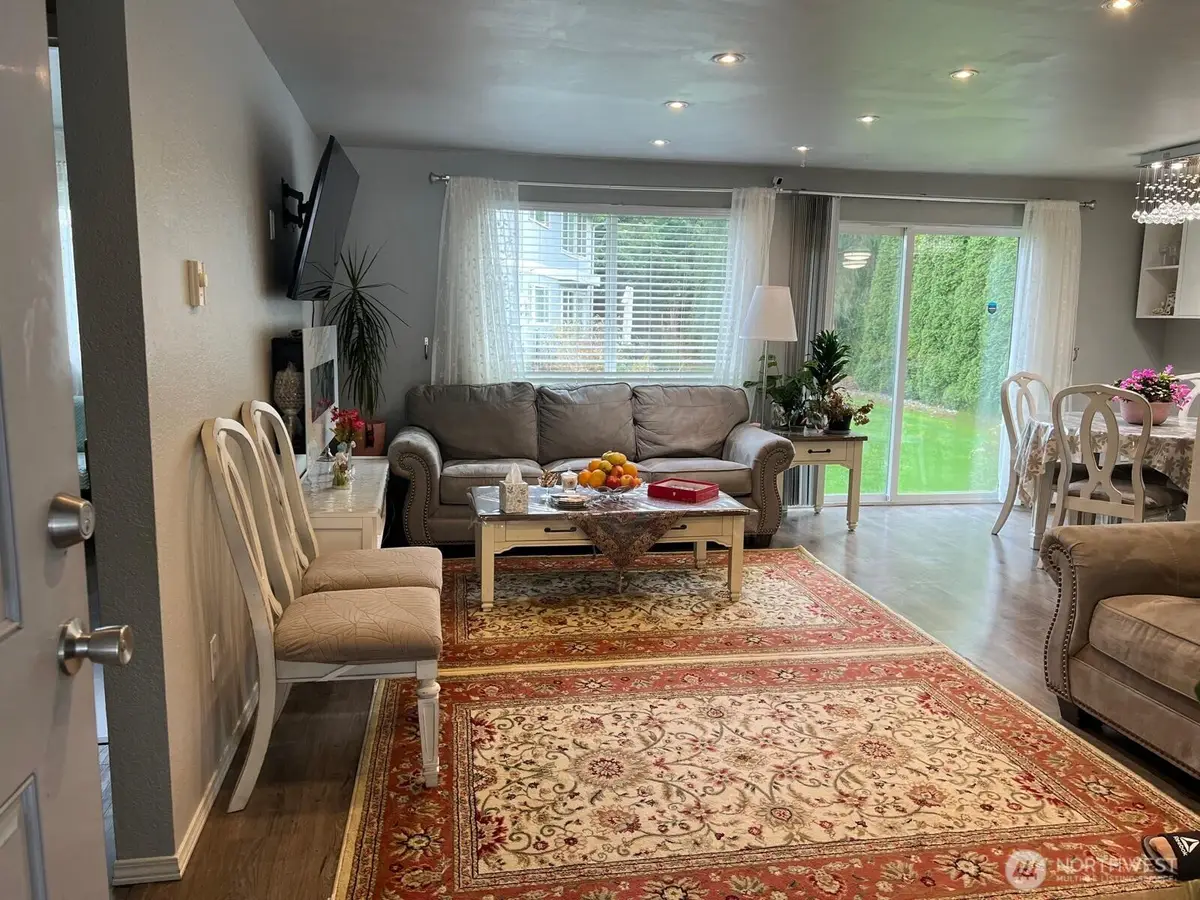 9116 1st Place Ne #2, Lake Stevens, WA 98258 - #1