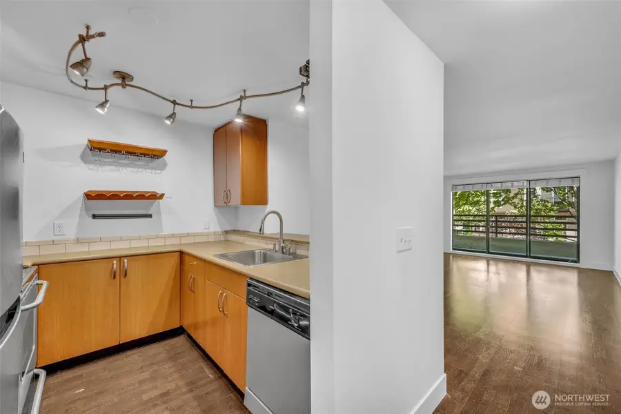 3401 Wallingford Avenue N #210, Seattle, WA 98103 - #3